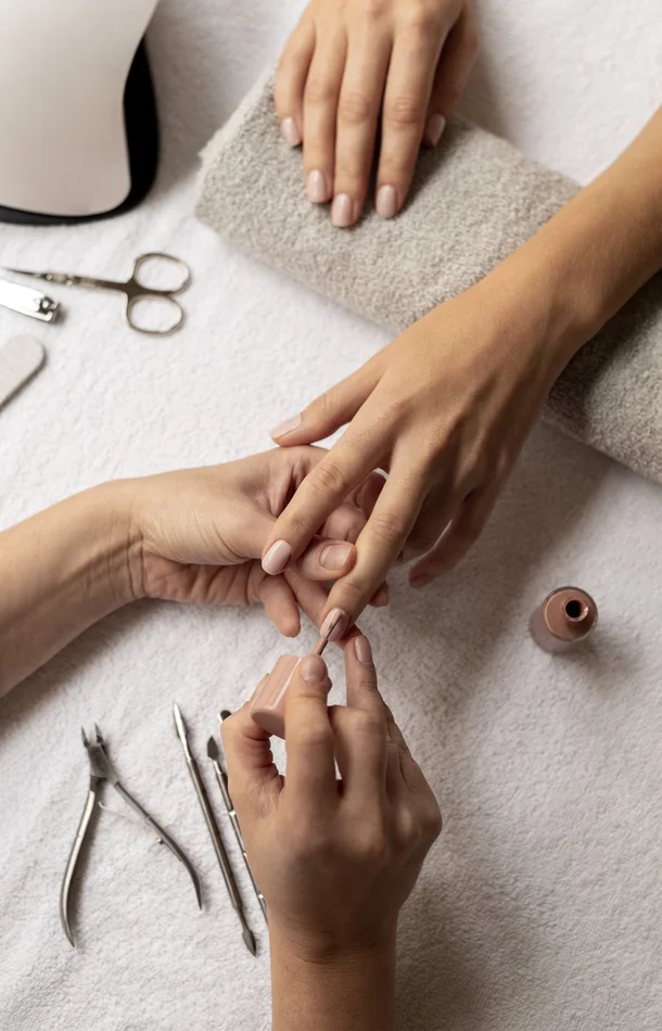 Beauté des mains & pose de vernis classique