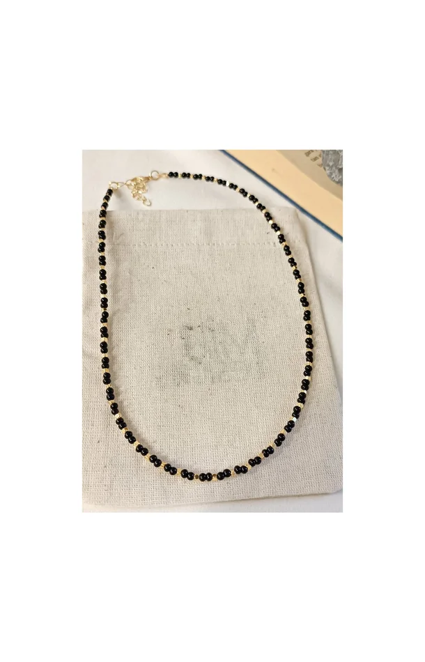 Collier – Laiton plaqué or & perles Miyuki – Noir