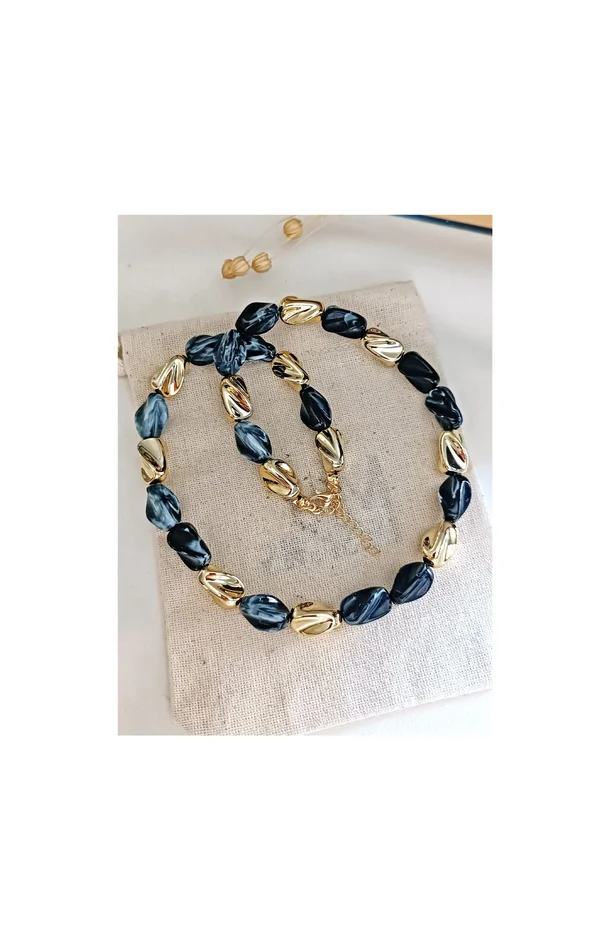 Collier – Laiton plaqué or & chaîne effet résine – Noire
