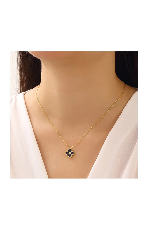Collier pendentif trèfle doré – Nacre noire & zircon