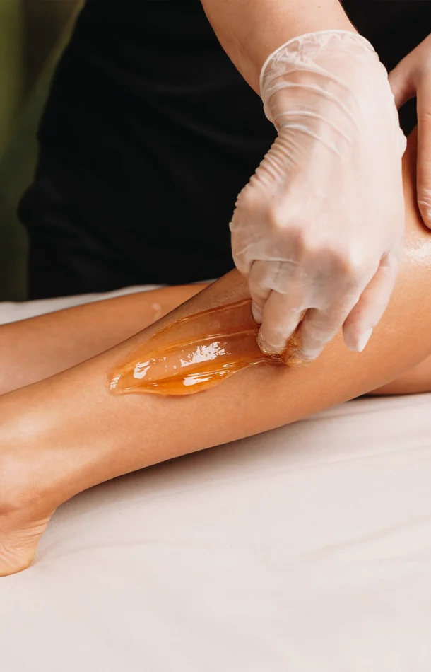 Épilation à la cire – Maillot simple, aisselles, demi-jambes
