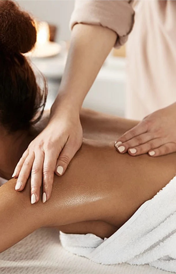 Massage aux huiles chaudes – 1h30