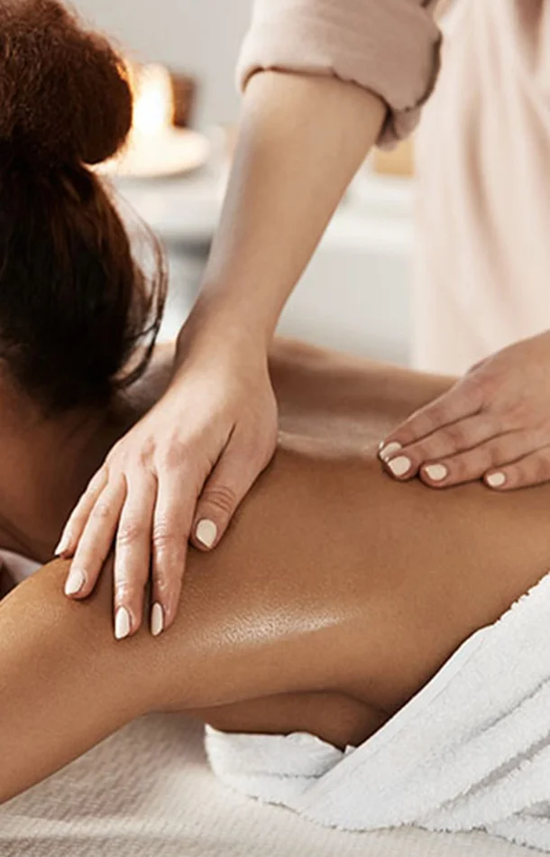 Massage du corps aux huiles chaudes 30 min – EN DUO
